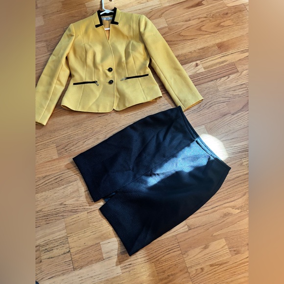 Tahari size 4P and 2P one is gold one is blue, teal and pink purple and coral - Picture 14 of 15